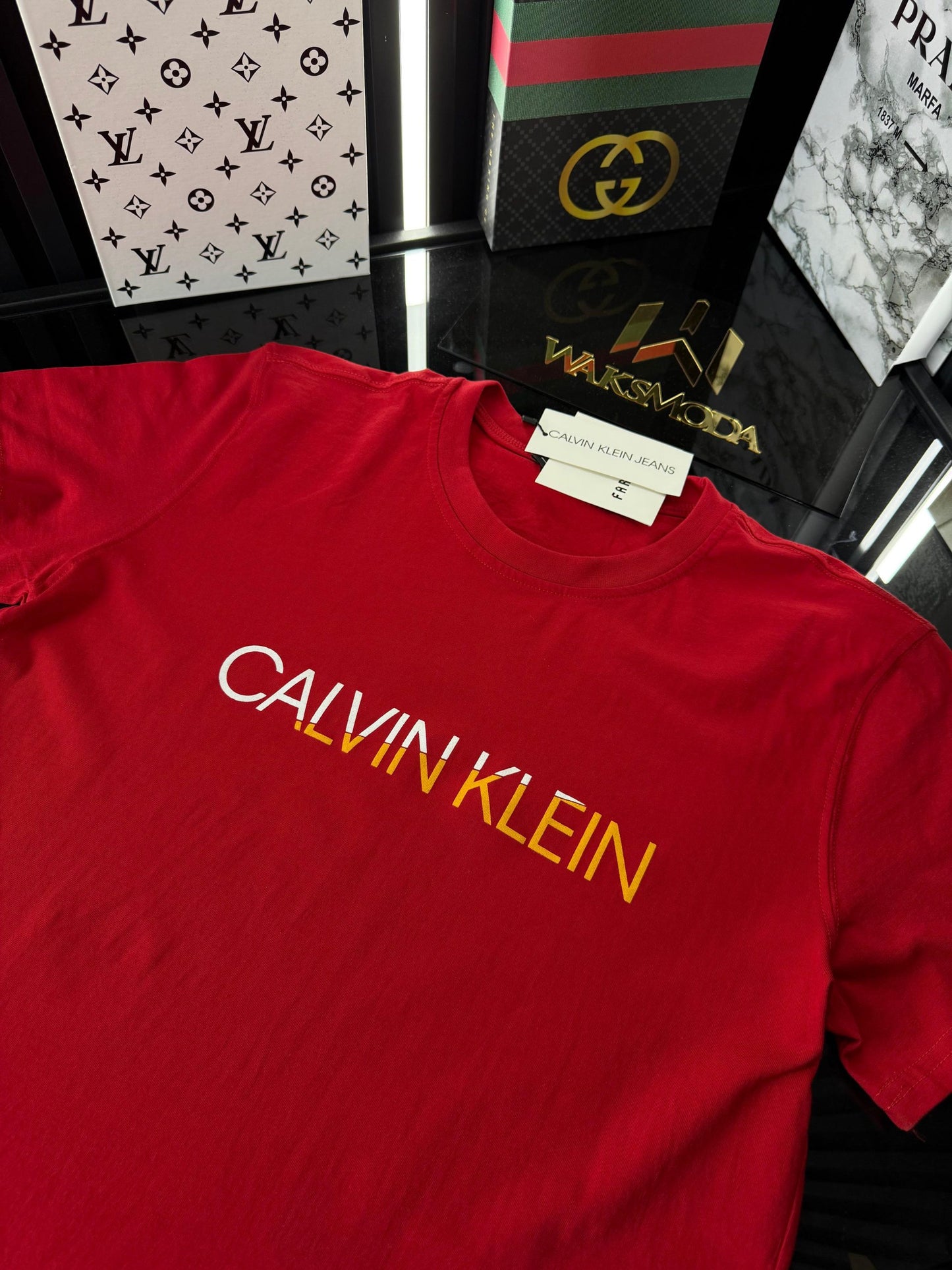 CK Kırmızı Bisiklet Yaka Tshirt